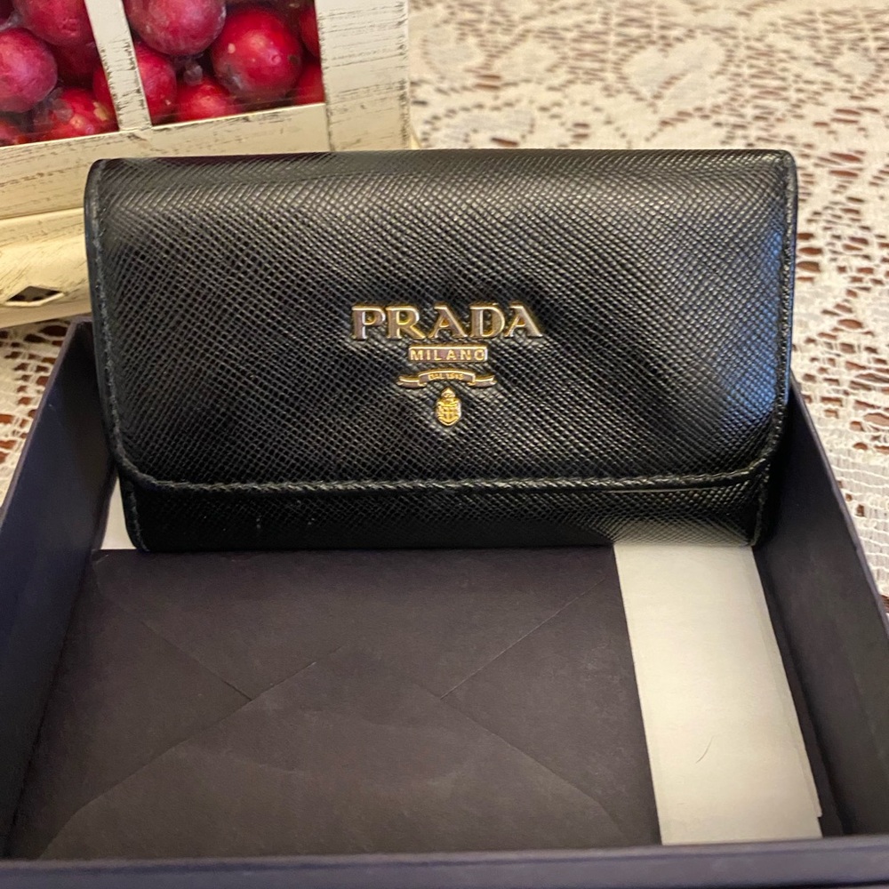 184 Prada key case black, gold
